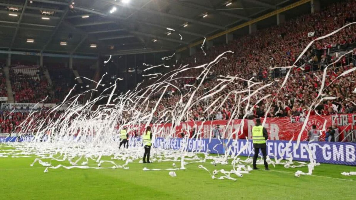 VIDEO + FOTO Incredibila Bundesliga! Jucătorii au mers la cabine, apoi s-a întâmplat ceva ireal: "Niciodată în 55 de ani nu a mai fost așa" » Alex Maxim a fost martor