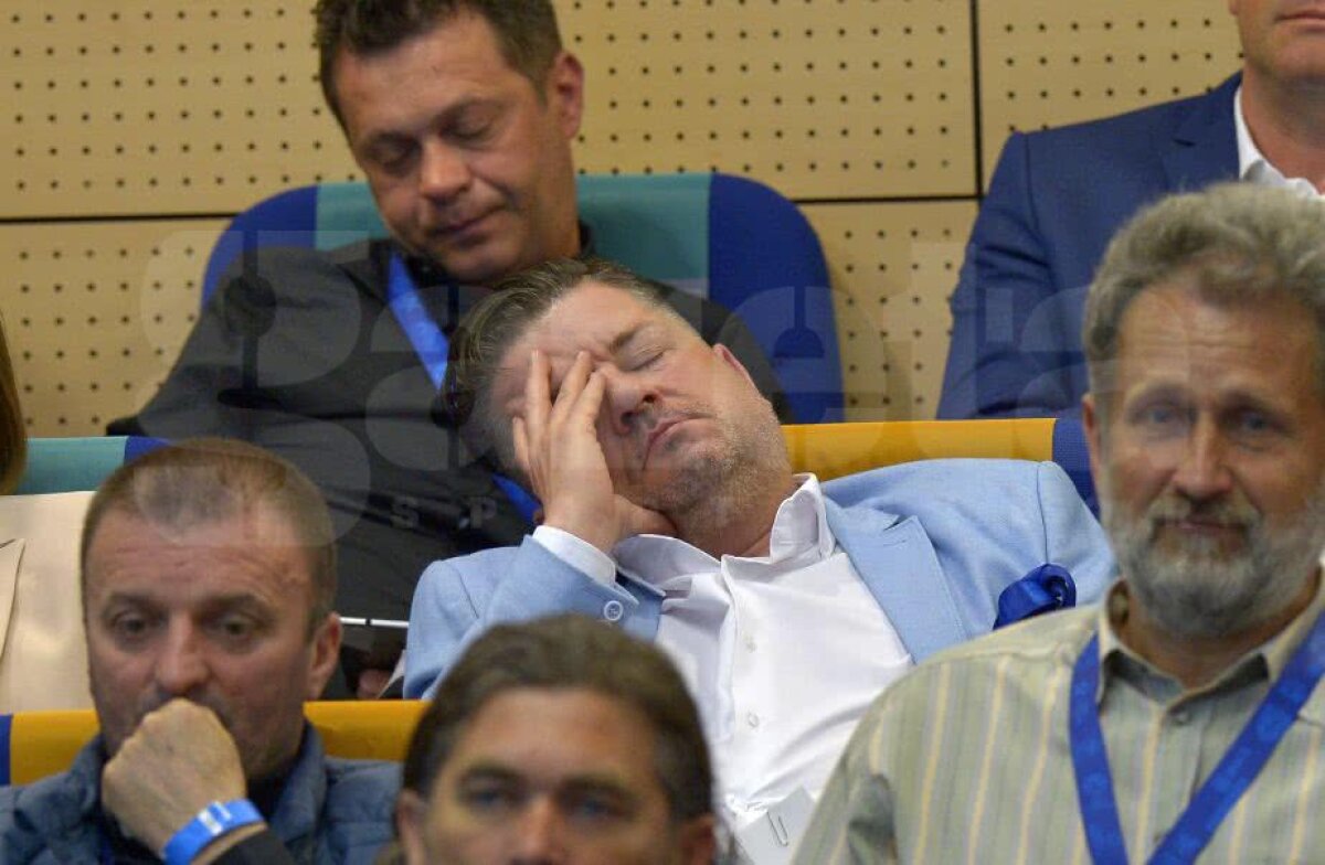 ALEGERILE FRF // GALERIE FOTO A adormit în sală! Cum a fost surprins un votant în timpul discursurilor