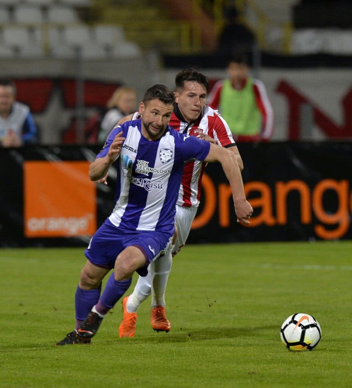 VIDEO+FOTO Omul meciului: Bârleanu! Dinamo o bate pe ACS Poli Timișoara după o gravă eroare a tușierului bucureștean