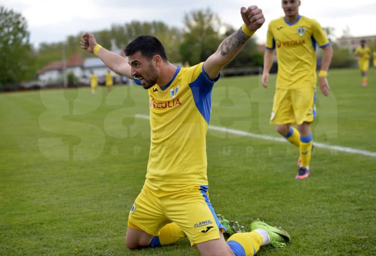 GALERIE FOTO Învie fotbalul! Imagini cu bucuria promovării Petrolului Ploiești în liga secundă