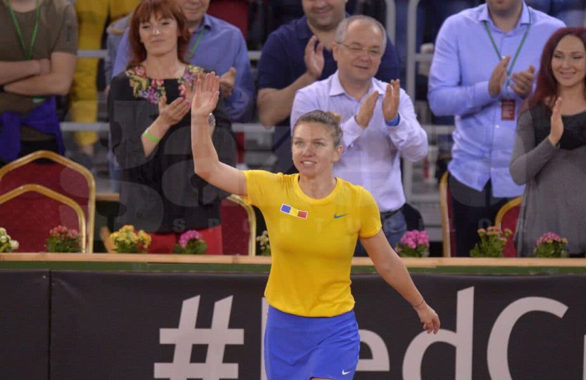 FOTO Reacția lui Emil Boc după îmbrățișarea cu Simona Halep: "Nu mai spăl niciodată cămașa asta"