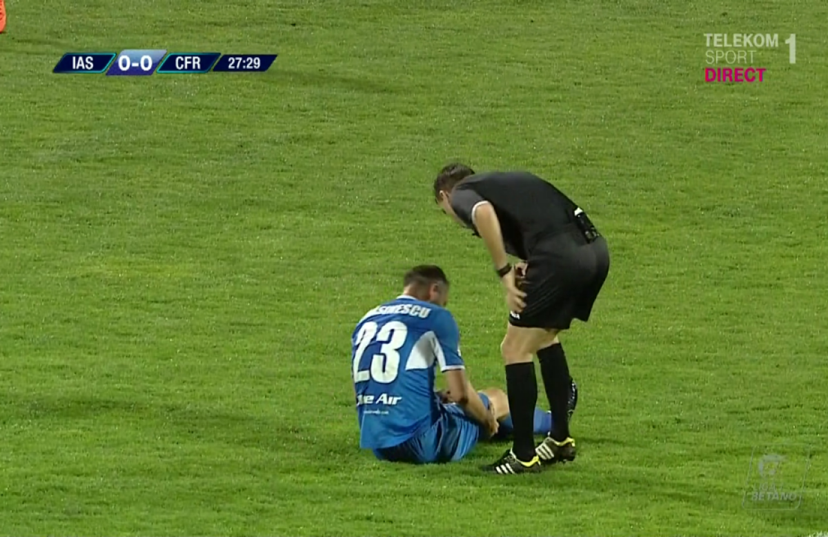 VIDEO FOTO Coincidență incredibilă în Liga 1 » Doi jucători s-au rupt la aceeași fază, fără să se atingă! Probleme mari pentru Dan Petrescu