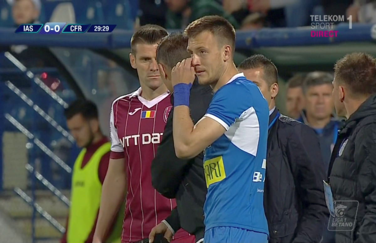 VIDEO FOTO Coincidență incredibilă în Liga 1 » Doi jucători s-au rupt la aceeași fază, fără să se atingă! Probleme mari pentru Dan Petrescu