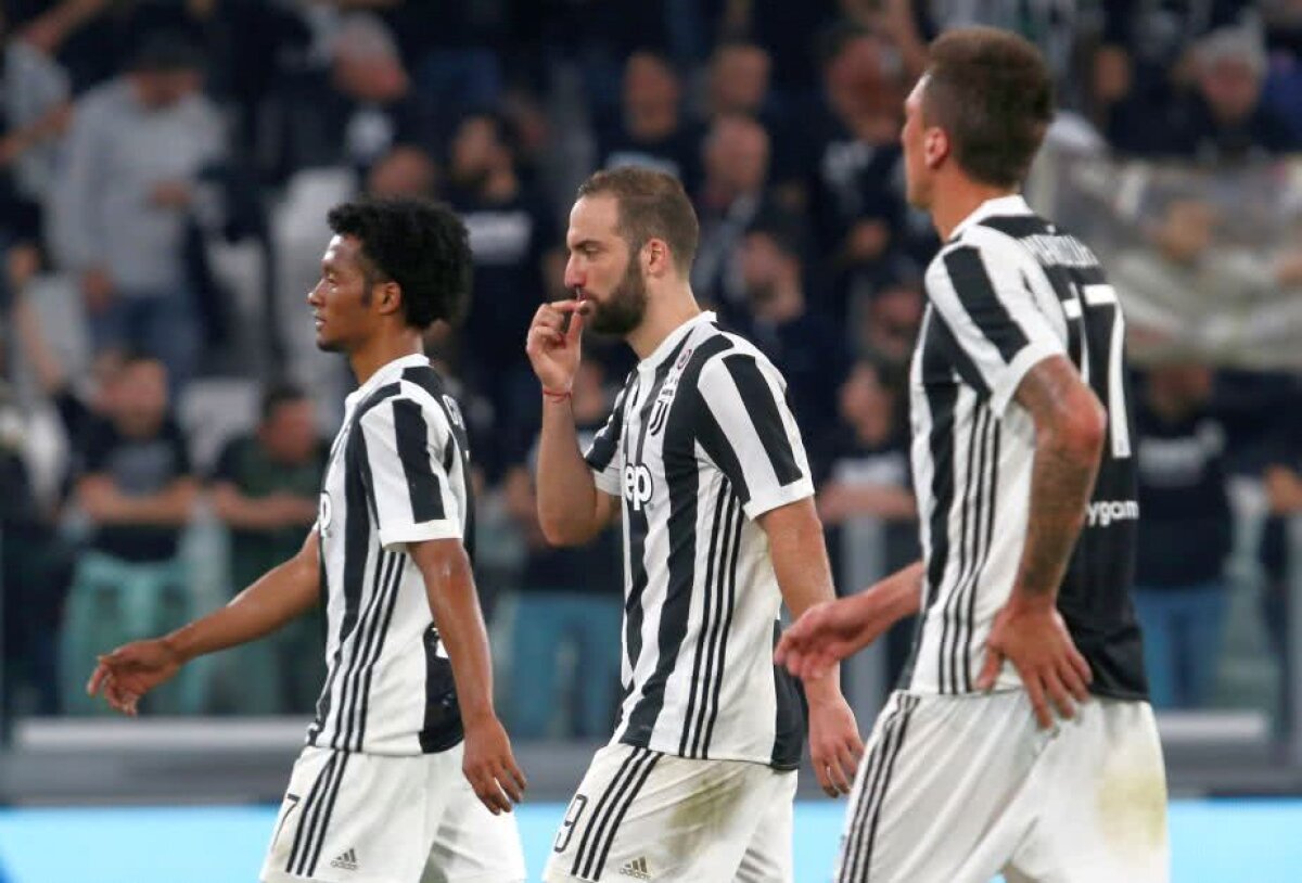 VIDEO + FOTO Nebunie în Serie A! Napoli câștigă dramatic cu Juventus și se apropie la un punct de lider. Cum a sărbătorit Chiricheș victoria în vestiar