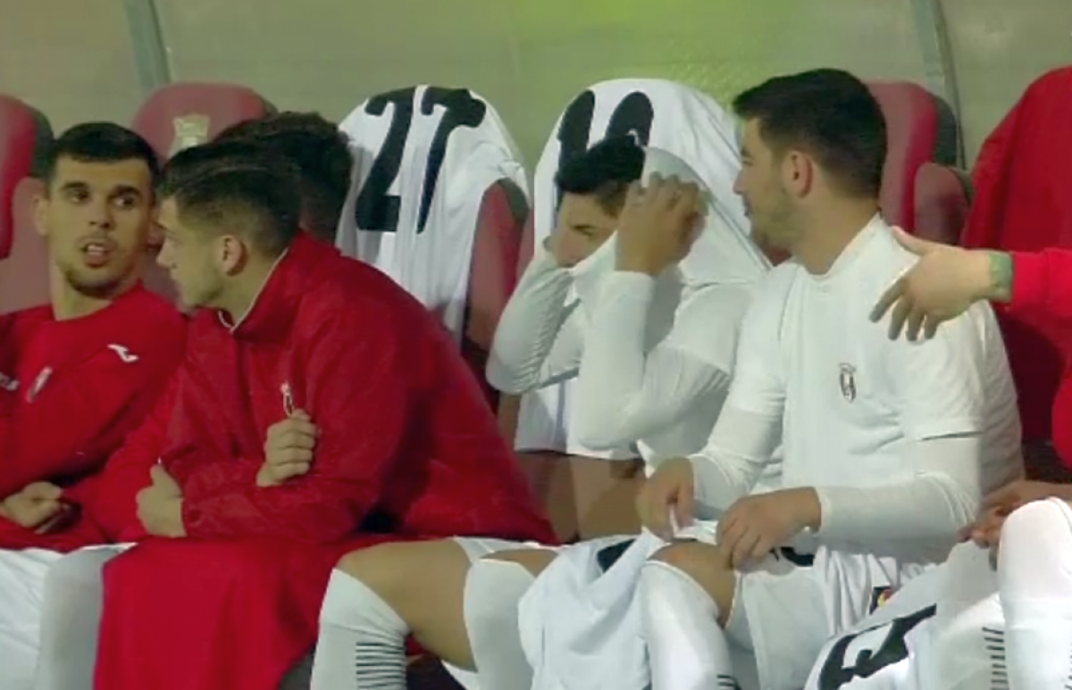 FOTO Invazia țânțarilor la Giurgiu! Insectele le-au pus mari probleme jucătorilor :D