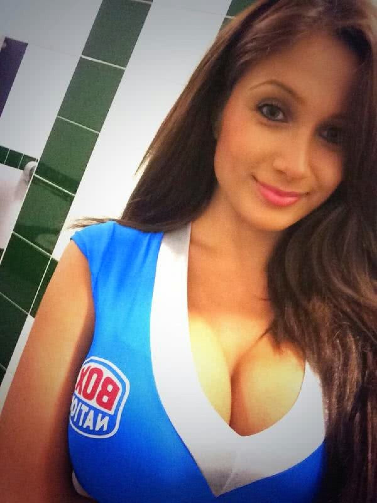 FOTO Ține cu Chelsea, nu și cu Conte » Cea mai sexy fană a albaștrilor îl vrea demis pe antrenor