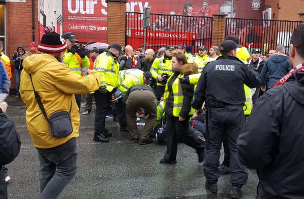 LIVERPOOL - AS ROMA 5-2 // VIDEO + FOTO Violențe extreme la Liverpool » Un fan e în stare critică! Au atacat cu bastoane, ciocane și curele