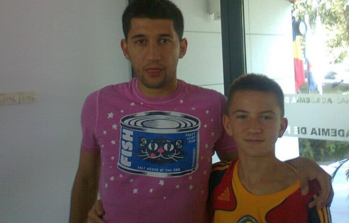 FOTO Doar Dinamo București? :) » Noua achiziție a dinamoviștilor e fan Bănel Nicoliță, "Dodel" și frații Costea