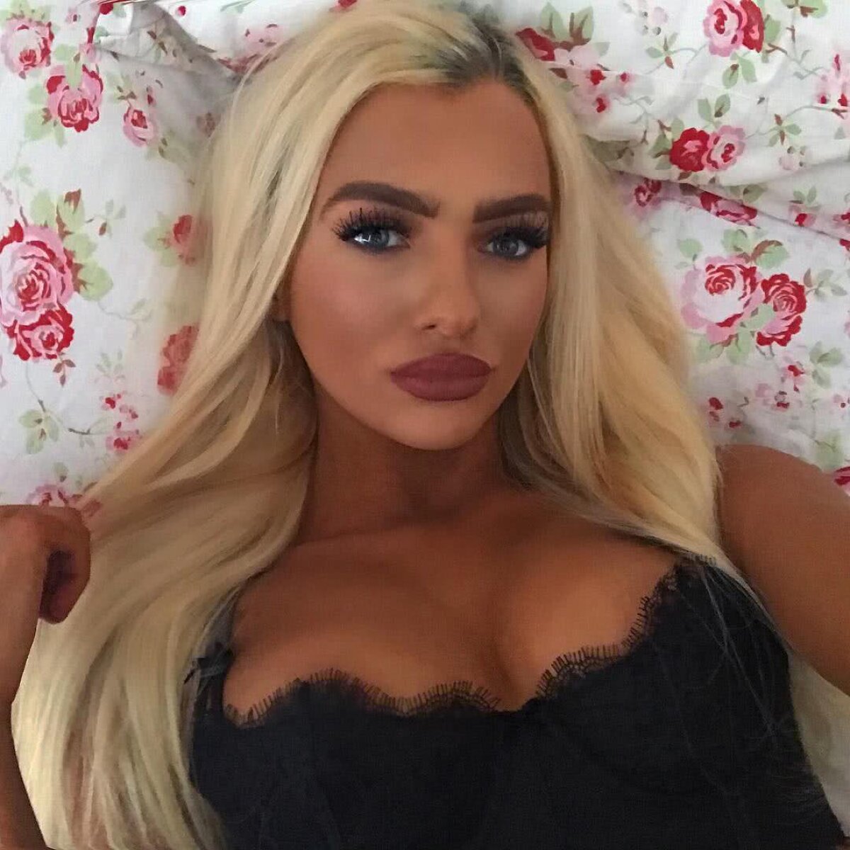 GALERIE FOTO Câștigătoarea Big Brother a făcut senzație în parc » Imagini de neratat cu cea mai în vogă blondă