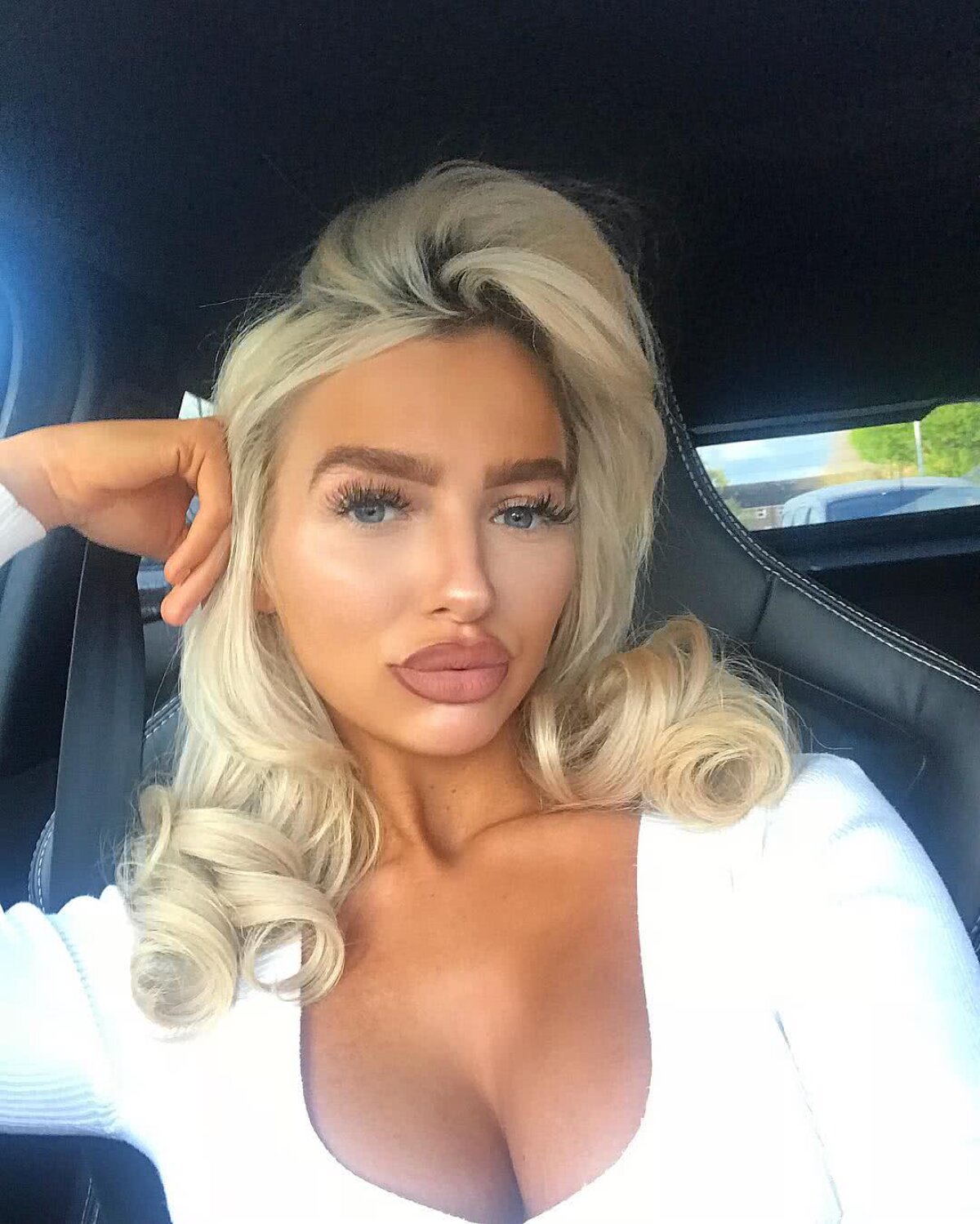 GALERIE FOTO Câștigătoarea Big Brother a făcut senzație în parc » Imagini de neratat cu cea mai în vogă blondă