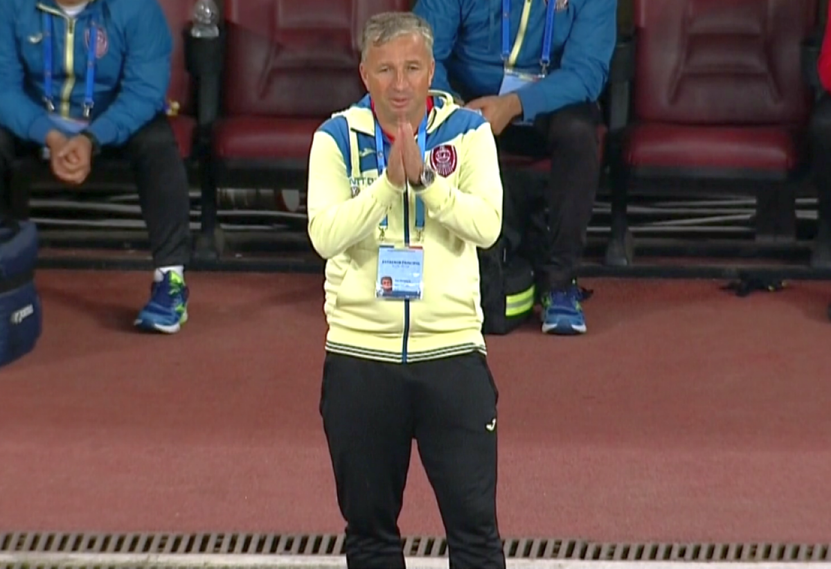 FOTO Dan Petrescu nu s-a putut abține! Ce a făcut în debutul partidei cu FCSB: "Așa ceva n-am mai văzut!"