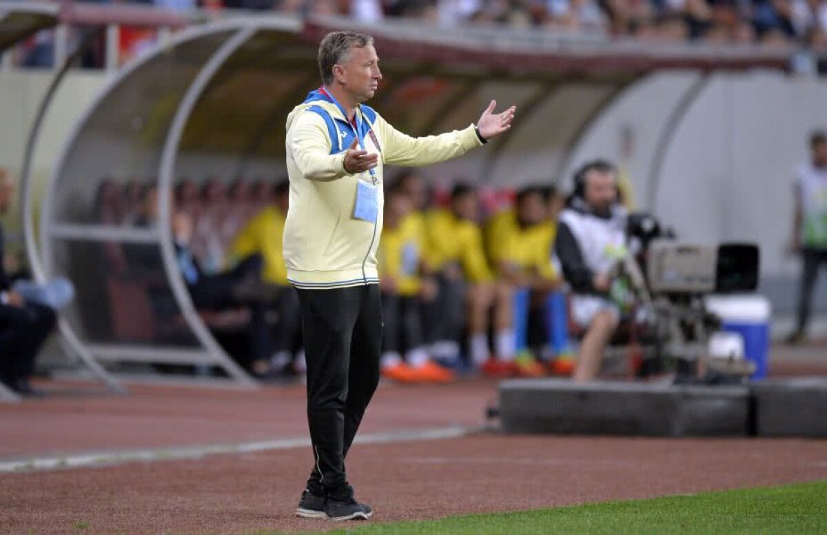 FOTO Dan Petrescu nu s-a putut abține! Ce a făcut în debutul partidei cu FCSB: "Așa ceva n-am mai văzut!"