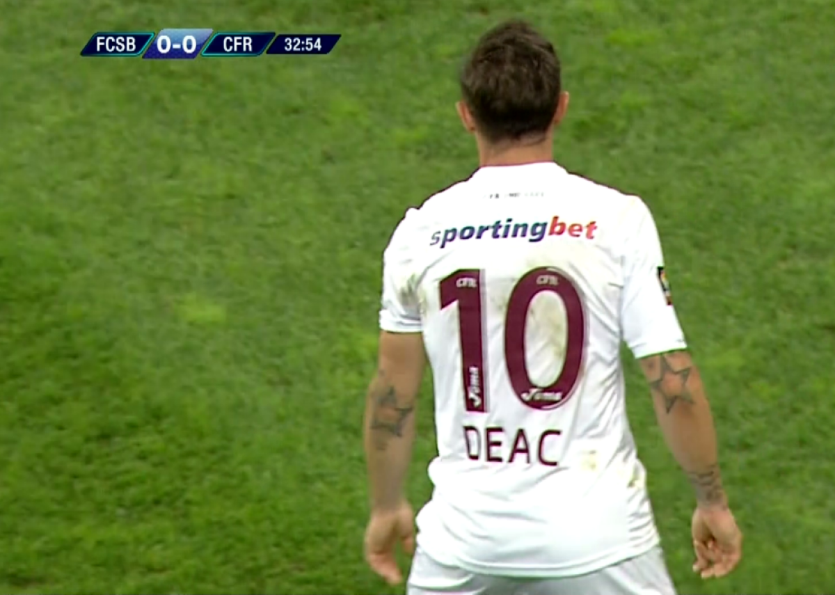 FOTO 3 gafe comice ale lui Deac în prima repriză cu FCSB