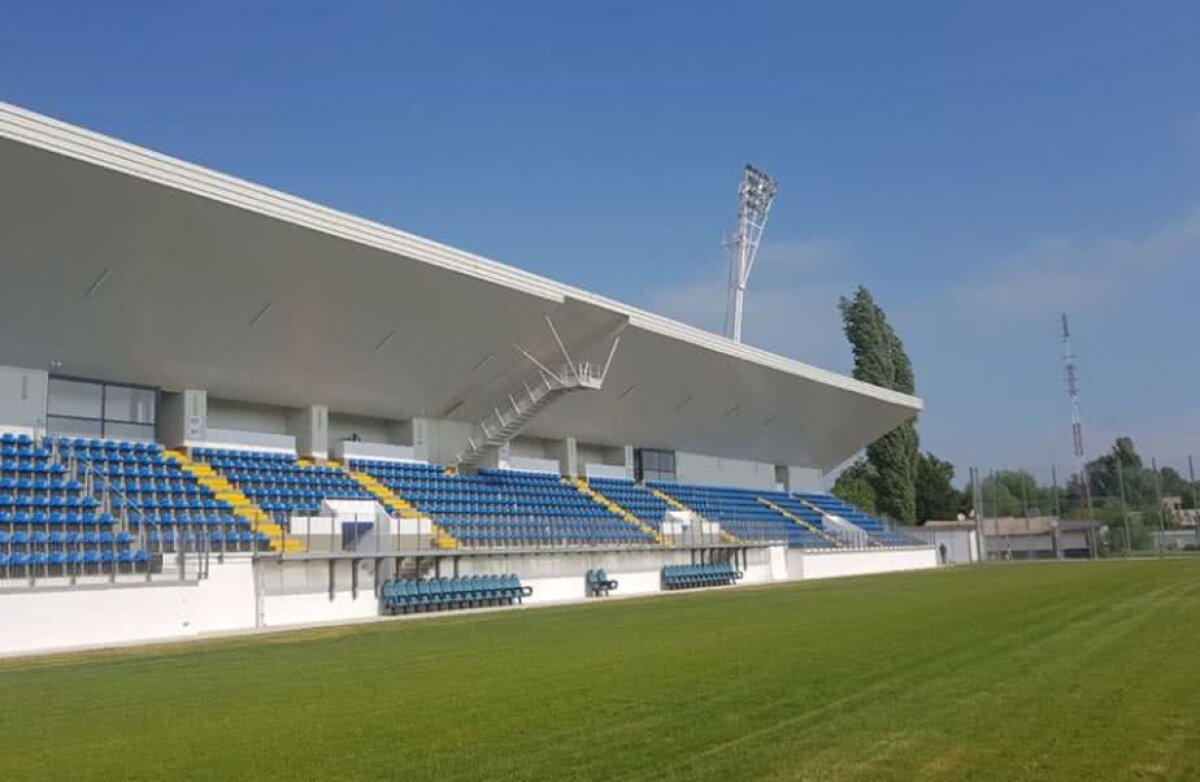 GALERIE FOTO E gata! Stadionul echipei lui Dragnea, inaugurat astăzi, la 7 luni de la vizita Gazetei » Dotări la standarde UEFA, însă e o problemă ;)
