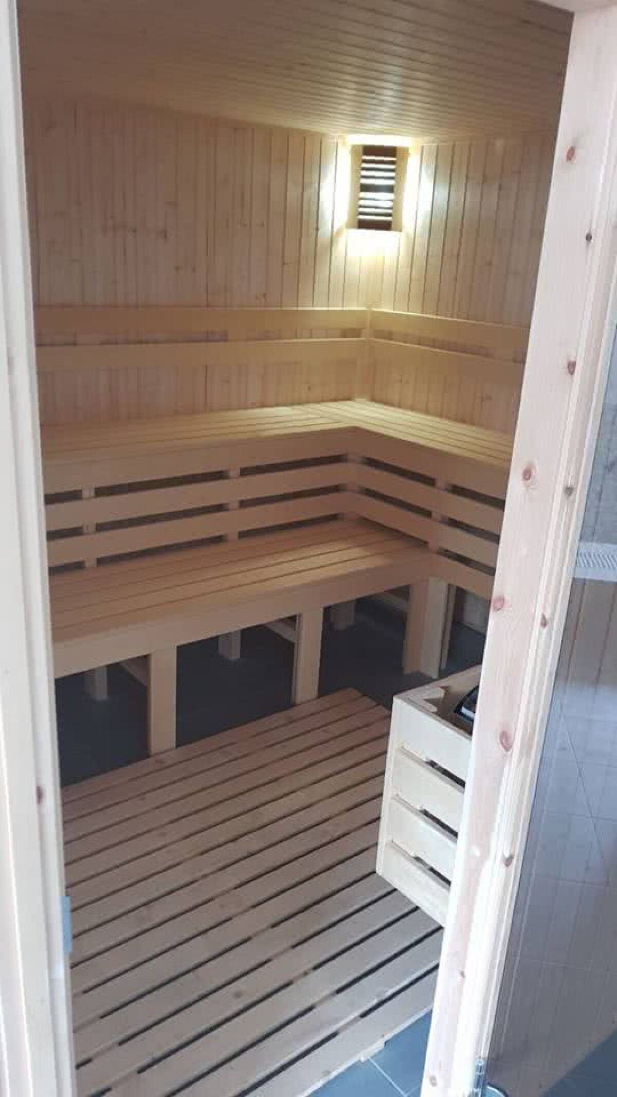 GALERIE FOTO E gata! Stadionul echipei lui Dragnea, inaugurat astăzi, la 7 luni de la vizita Gazetei » Dotări la standarde UEFA, însă e o problemă ;)