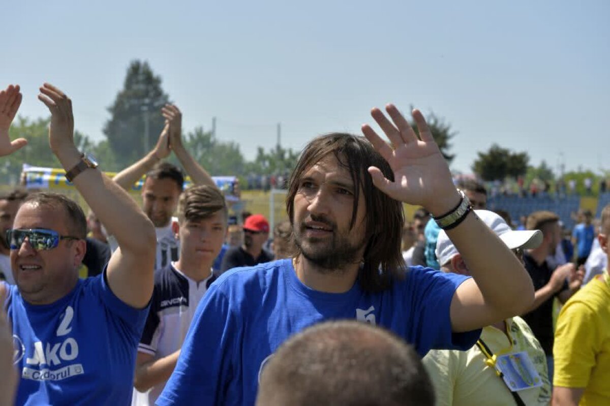 FOTO + VIDEO Dunărea Călărași a promovat în premieră în Liga 1! » Reportaj din mijlocul bucuriei: Anamaria Prodan a fost lângă Alexa. "Să sărbătorim, cu bere şi vin, clipa ce-o trăim!"