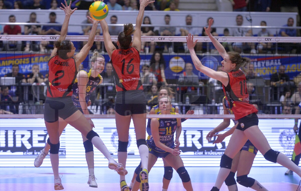 GALERIE FOTO 10 imagini tari de la Polivalentă: spectacol total la Final Four-ul Ligii Campionilor 