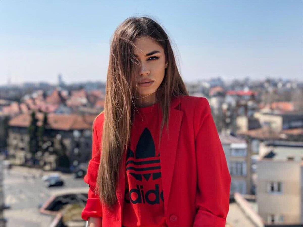 FOTO ”Regina perfectă” din România e fascinată de fotbal: "Ziua e prea scurtă, dar pentru sport găsesc mereu timp"