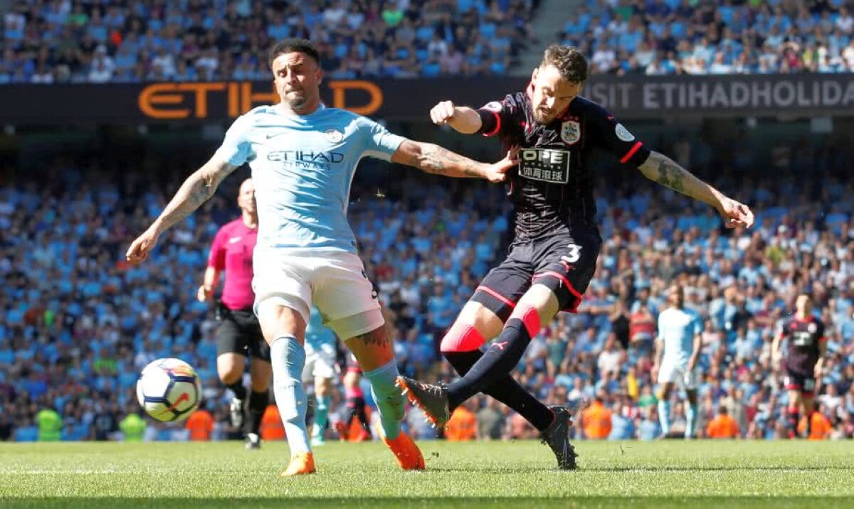 VIDEO+FOTO Sărbătoare la Manchester! Fanii lui City au intrat pe terenul de joc după al 5-lea titlu din istoria clubului