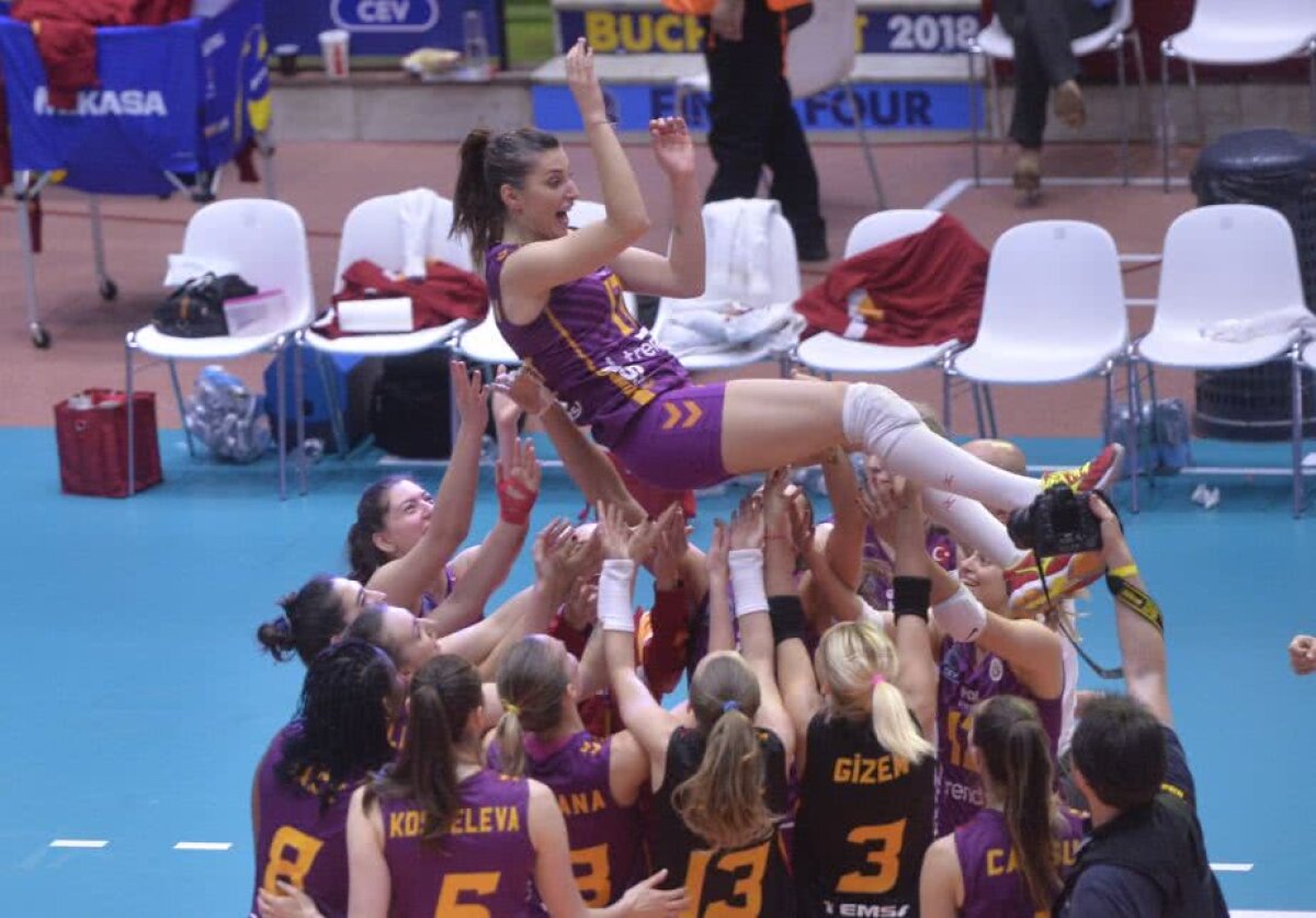 VIDEO+FOTO Înfrânte, dar intră în istorie! Volei Alba Blaj a pierdut finala Ligii Campionilor, în fața turcoaicelor de la Vakifbank