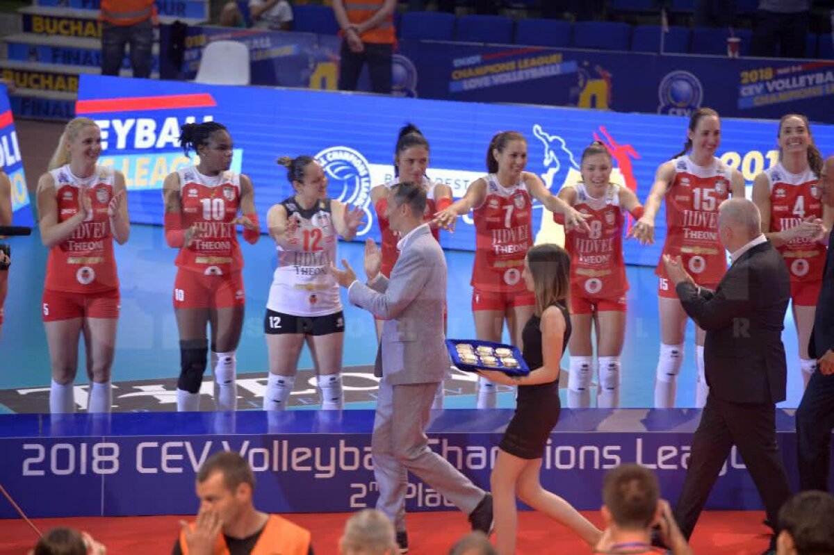 VIDEO+FOTO Înfrânte, dar intră în istorie! Volei Alba Blaj a pierdut finala Ligii Campionilor, în fața turcoaicelor de la Vakifbank