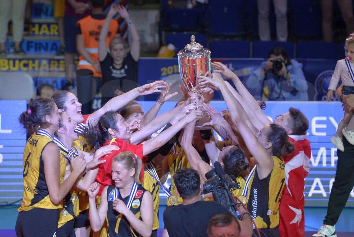 VIDEO+FOTO Înfrânte, dar intră în istorie! Volei Alba Blaj a pierdut finala Ligii Campionilor, în fața turcoaicelor de la Vakifbank