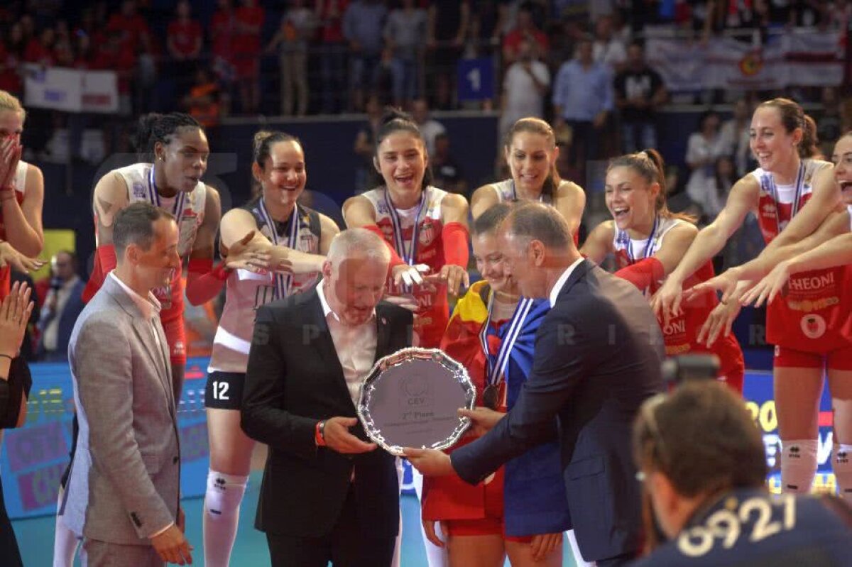 VIDEO+FOTO Înfrânte, dar intră în istorie! Volei Alba Blaj a pierdut finala Ligii Campionilor, în fața turcoaicelor de la Vakifbank