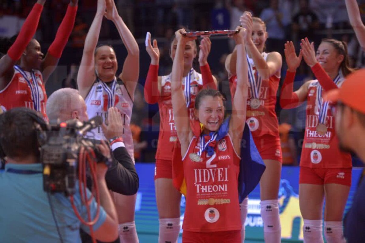 VIDEO+FOTO Înfrânte, dar intră în istorie! Volei Alba Blaj a pierdut finala Ligii Campionilor, în fața turcoaicelor de la Vakifbank