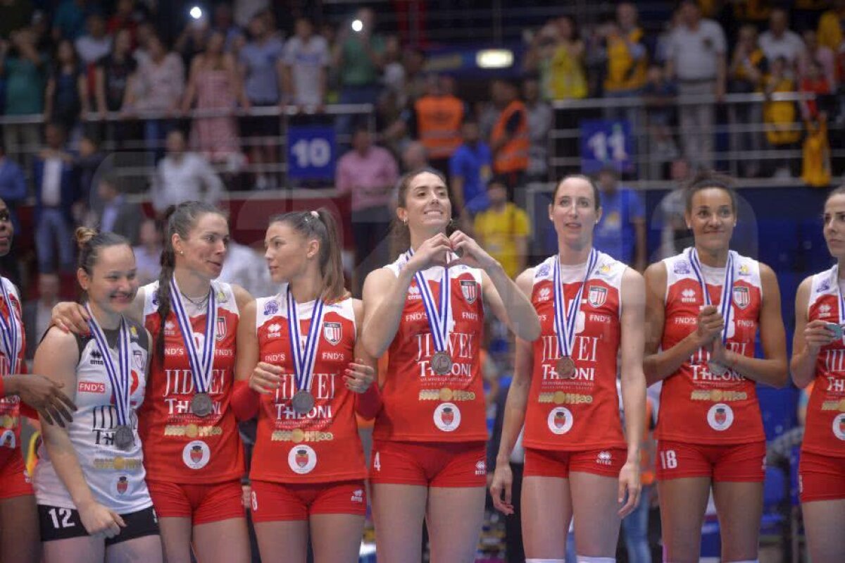 VIDEO+FOTO Înfrânte, dar intră în istorie! Volei Alba Blaj a pierdut finala Ligii Campionilor, în fața turcoaicelor de la Vakifbank