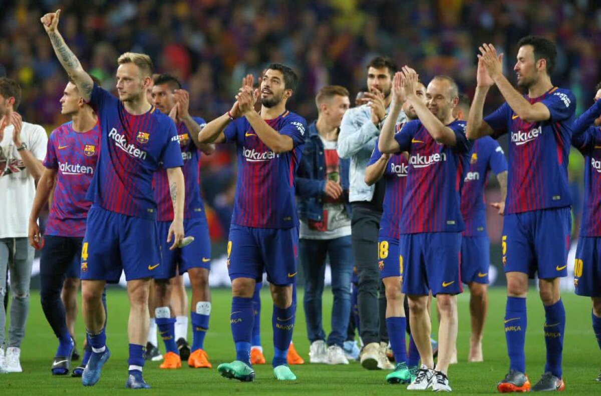 BARCELONA - REAL MADRID 2-2 // VIDEO + FOTO Fiesta pe teren la finalul meciului » Imagini senzaționale cu fotbaliștii catalani dansând și cântând alături de fani