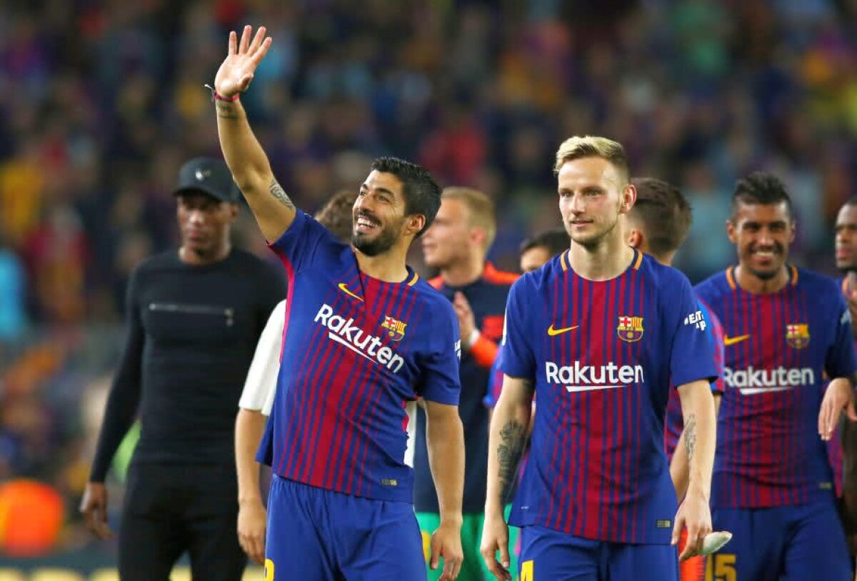 BARCELONA - REAL MADRID 2-2 // VIDEO + FOTO Fiesta pe teren la finalul meciului » Imagini senzaționale cu fotbaliștii catalani dansând și cântând alături de fani