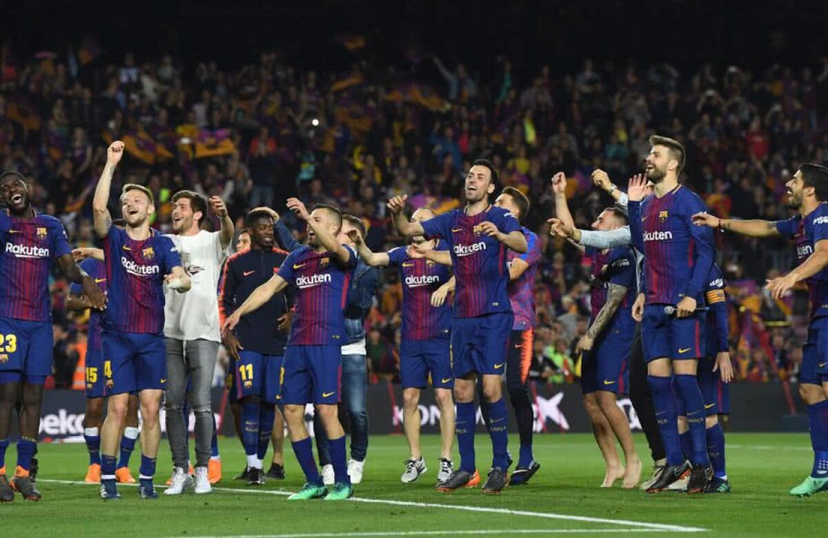 BARCELONA - REAL MADRID 2-2 // VIDEO + FOTO Fiesta pe teren la finalul meciului » Imagini senzaționale cu fotbaliștii catalani dansând și cântând alături de fani