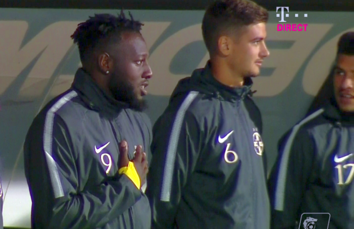 FOTO Imaginea serii » Gnohere a uimit pe toată lumea: ce făcea în timpul intonării imnului României 