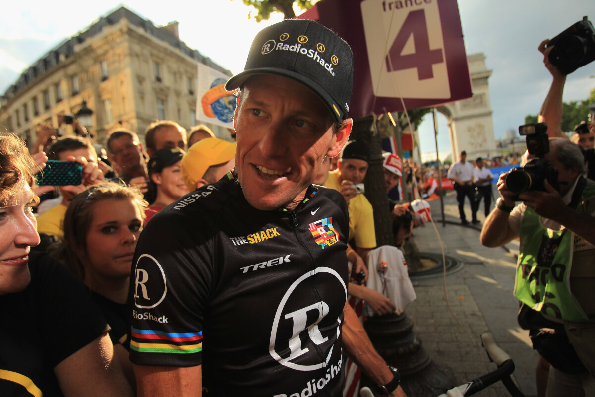 VOTEAZĂ Atacul lui Lance Armstrong: "Să încetăm cu antidopingul! Știu un sport în care bagă injecții de cortizon la pauză și toți sunt considerați eroi!"