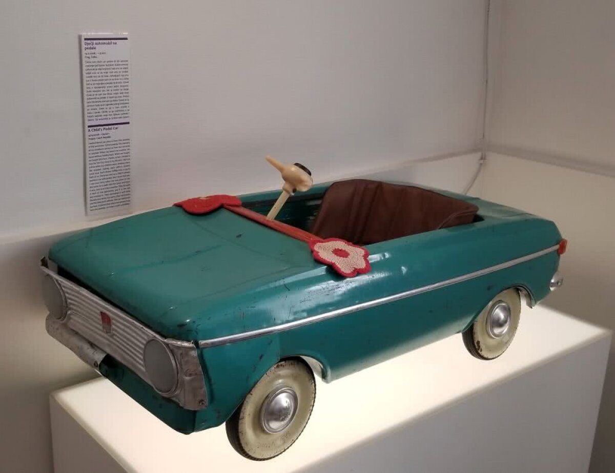 FOTOREPORTAJ "Nu puteam să dorm de bătaia tastelor când juca toată noaptea Football Manager!" » Cele mai tari amintiri din cel mai bizar muzeu european