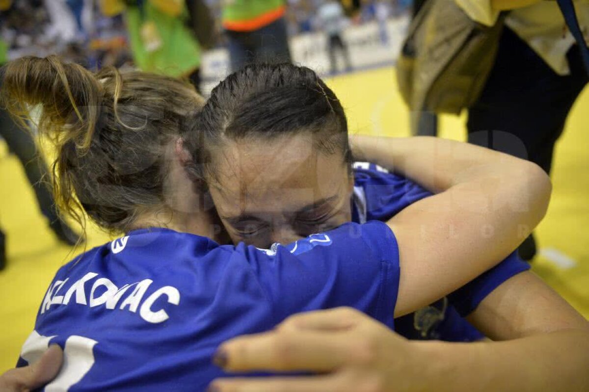 VIDEO + FOTO // SCM Craiova CÂȘTIGĂ Cupa EHF! Final absolut DRAMATIC cu Kristiansand » Dumanska a apărat două lovituri IMPOSIBILE în ultimele 10 secunde