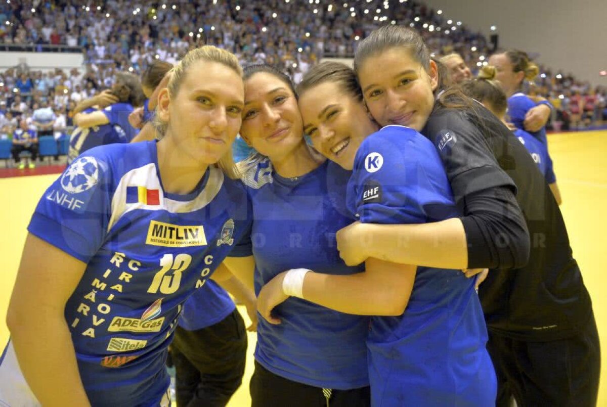 CRAIOVA A CÂȘTIGAT CUPA EHF // VIDEO + FOTO IMPRESIONANT! Imaginile bucuriei din Sala Polivalentă după succesul istoric al lui SCM Craiova: jucătoarele au izbucnit în plâns!
