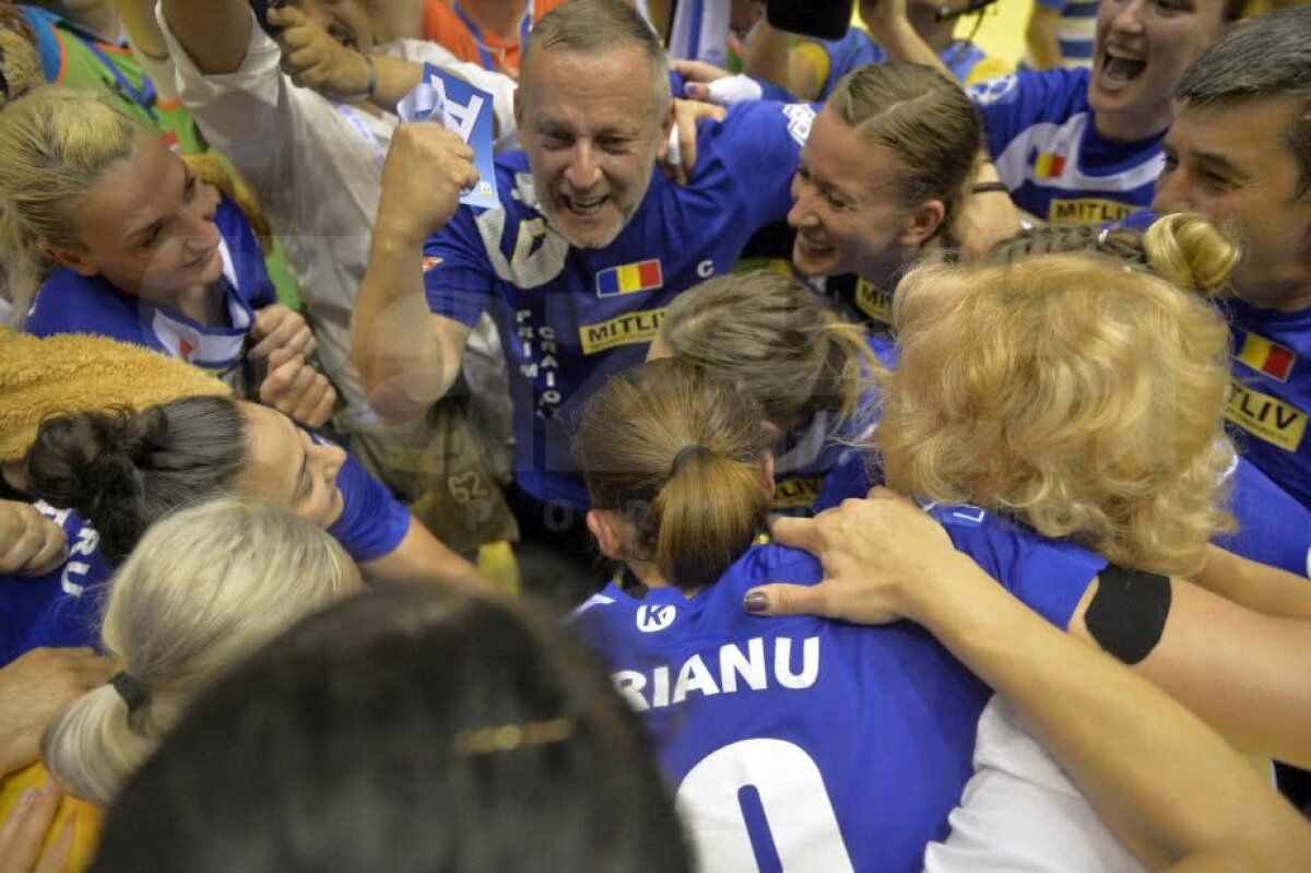 CRAIOVA A CÂȘTIGAT CUPA EHF // VIDEO + FOTO IMPRESIONANT! Imaginile bucuriei din Sala Polivalentă după succesul istoric al lui SCM Craiova: jucătoarele au izbucnit în plâns!