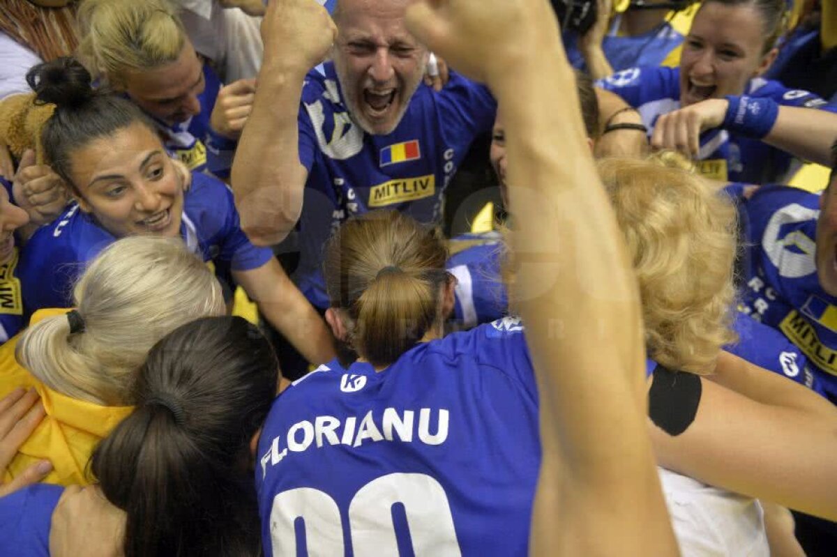 CRAIOVA A CÂȘTIGAT CUPA EHF // VIDEO + FOTO IMPRESIONANT! Imaginile bucuriei din Sala Polivalentă după succesul istoric al lui SCM Craiova: jucătoarele au izbucnit în plâns!