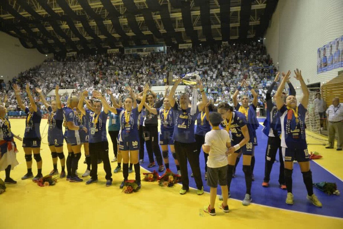VIDEO + FOTO // SCM Craiova CÂȘTIGĂ Cupa EHF! Final absolut DRAMATIC cu Kristiansand » Dumanska a apărat două lovituri IMPOSIBILE în ultimele 10 secunde