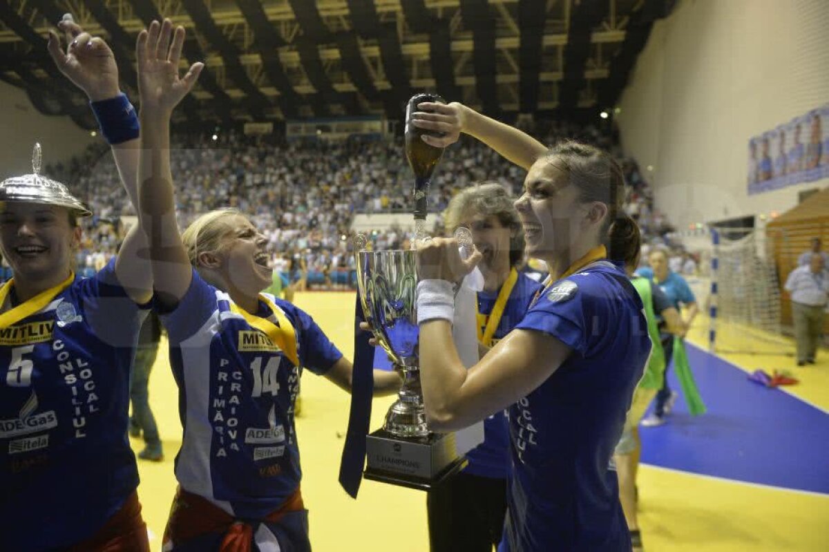 VIDEO + FOTO // SCM Craiova CÂȘTIGĂ Cupa EHF! Final absolut DRAMATIC cu Kristiansand » Dumanska a apărat două lovituri IMPOSIBILE în ultimele 10 secunde