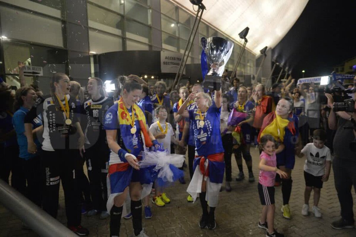 VIDEO + FOTO // SCM Craiova CÂȘTIGĂ Cupa EHF! Final absolut DRAMATIC cu Kristiansand » Dumanska a apărat două lovituri IMPOSIBILE în ultimele 10 secunde