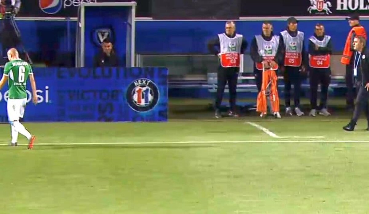 FOTO + VIDEO "Roșu" rapid în Viitorul - Poli Iași » Ianis Hagi, la un pas de o accidentare gravă, după o intrare criminală!