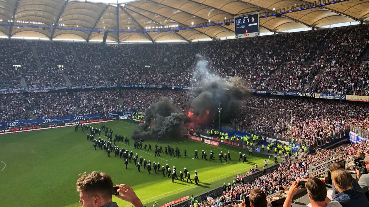 VIDEO+FOTO Imagini apocaliptice din Hamburg, după ce echipa a retrogradat pentru prima dată în istorie! Totul despre ultima etapă din Bundesliga