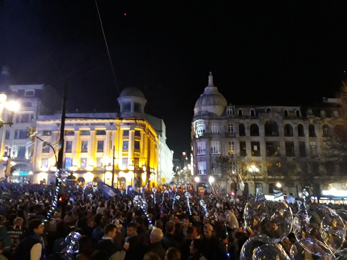 GALERIE FOTO + VIDEO Imagini COLOSALE de la Porto! Un român a fost martor la celebrarea titlului: "250.000 de oameni în delir!"