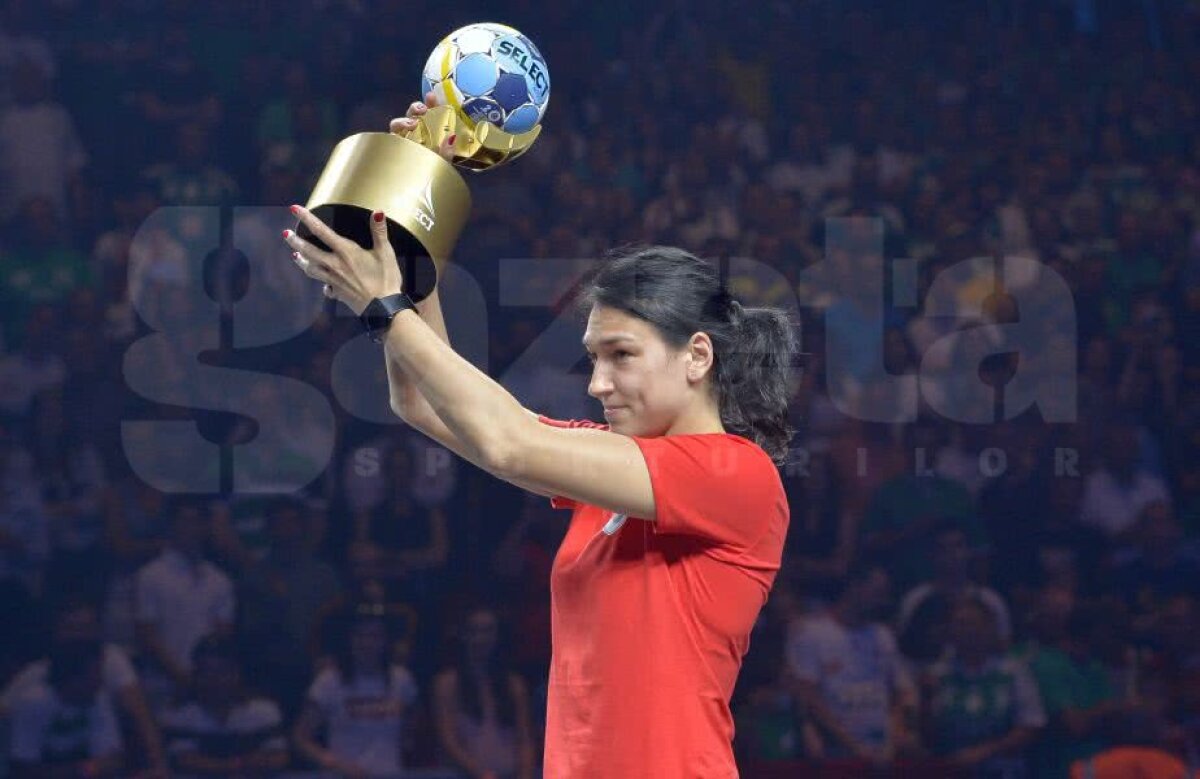 FINAL FOUR // VIDEO Neagu de aur! Starul lui CSM București a primit trofeul de golgeter al Ligii Campionilor