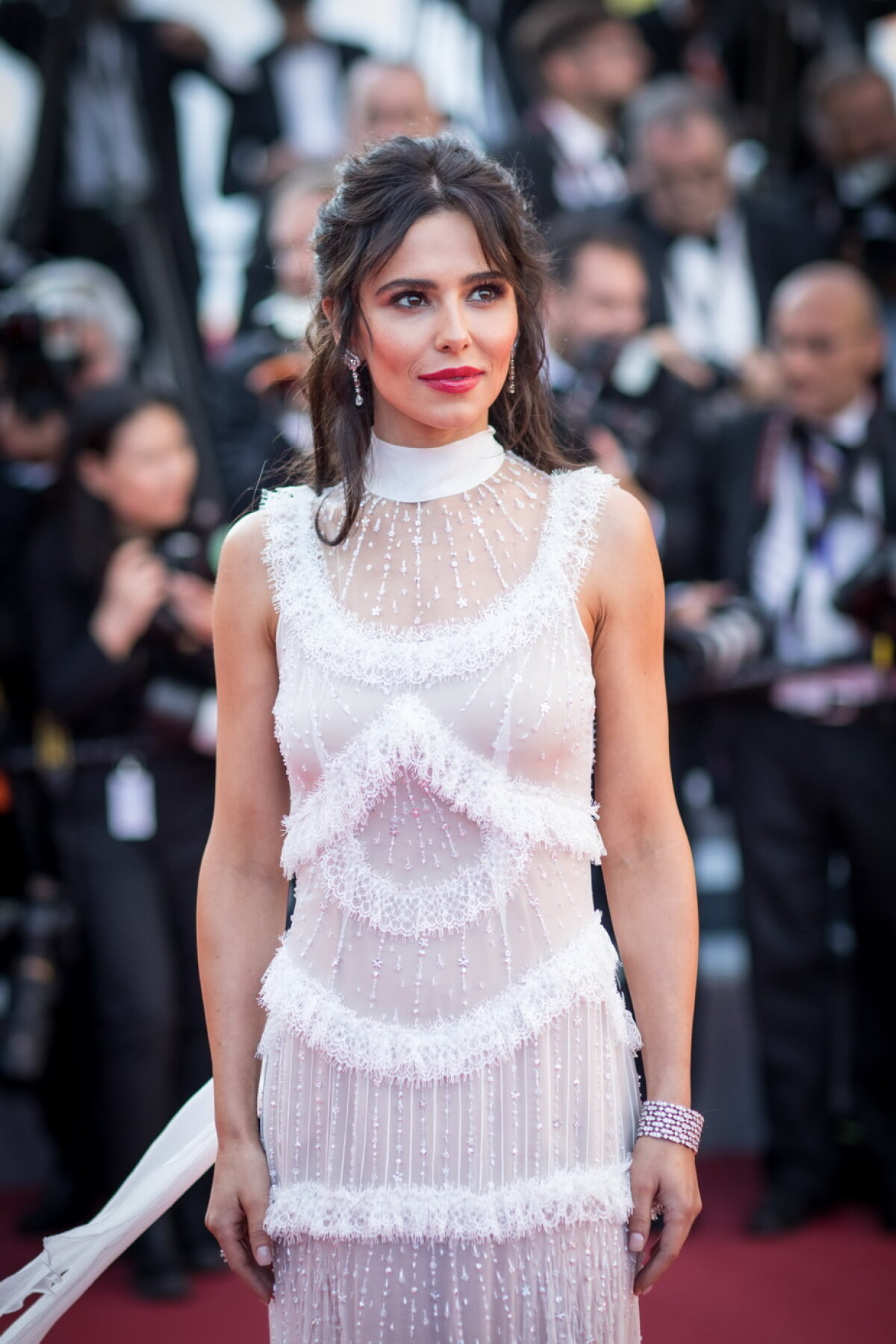 GALERIE FOTO Asemenea frumusețe vezi rar. Uite ce vedetă a întors toate privirile la Cannes!