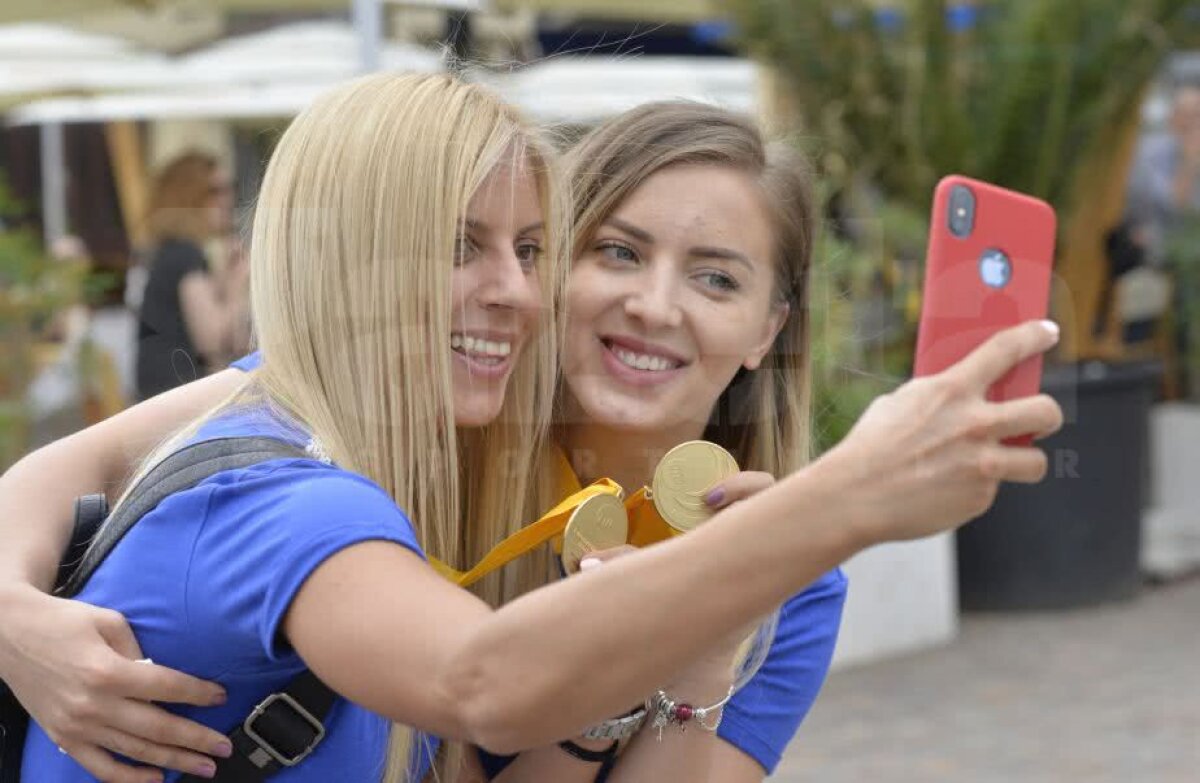 GALERIE FOTO Aplauze, trec "leoaicele"! » Pictorial de excepție pentru supercampioanele de la SCM Craiova