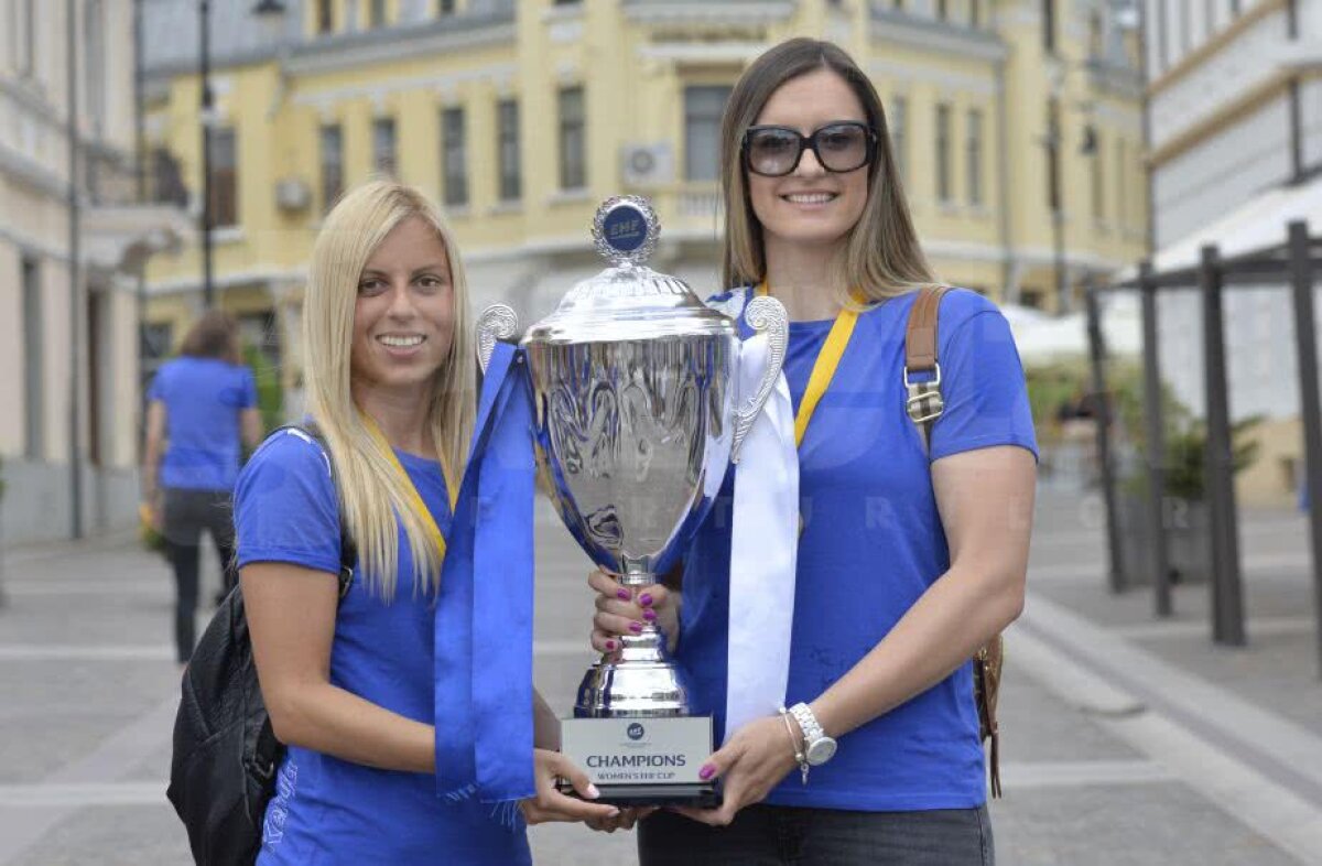 GALERIE FOTO Aplauze, trec "leoaicele"! » Pictorial de excepție pentru supercampioanele de la SCM Craiova