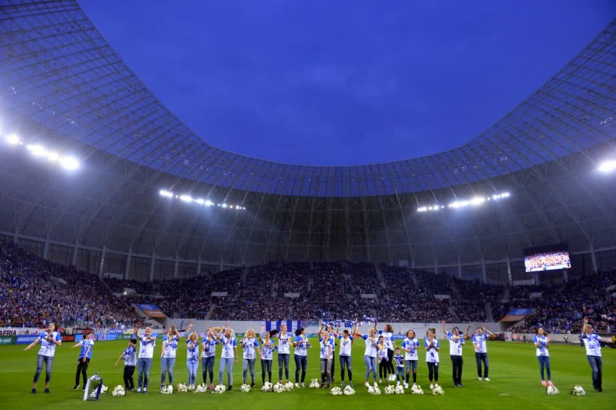 VIDEO+FOTO Atmosferă fantastică la Craiova! Un nou record stabilit pe stadionul "Ion Oblemenco" + Fetele de la SCM Craiova au cântat cu suporterii